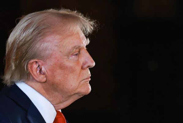 Tramp Hörmüz boğazındakı vəziyyətlə bağlı müxtəlif ssenariləri müzakirə edir