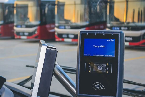 Azərbaycanda xarici bank kartı ilə ictimai nəqliyyatda ödəniş mümkün olub