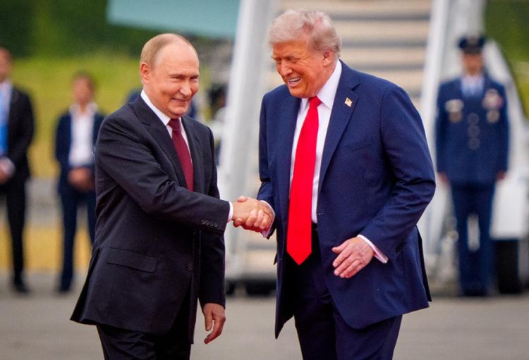 Putin Trampa II Dünya müharibəsində Qələbənin ildönümü ilə bağlı atəşkəsə hazır olduğunu deyib