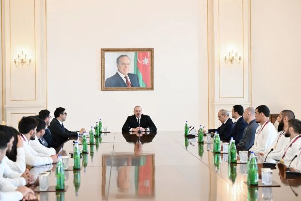 Prezident İlham Əliyev Avropa çempionatında komanda hesabında çempion olan güləşçiləri qəbul edib<font color='red'> - YENİLƏNƏCƏK</font><font color=red> - FOTOLAR</font>