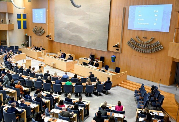 Səsvermə qaydalarının pozulması İsveçdə siyasi qalmaqala səbəb olub