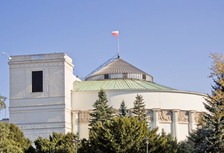 Polşa Prezidenti yeni konstitusiya layihəsi üçün şura yaradır