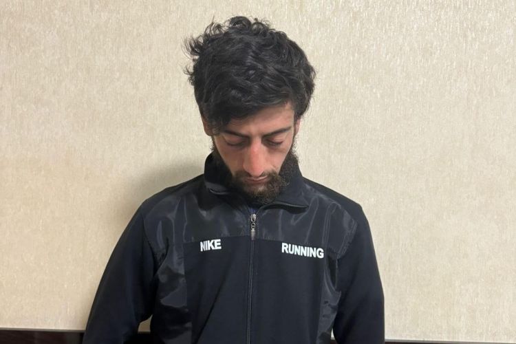Sumqayıtda Dövlət Bayrağına hörmətsizlik edən şəxs polis əməkdaşları tərəfindən saxlanılıb
