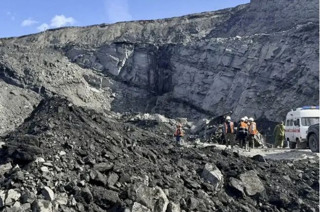 Rusiyada kömür mədənində ölənlərin sayı 8 nəfərə çatıb