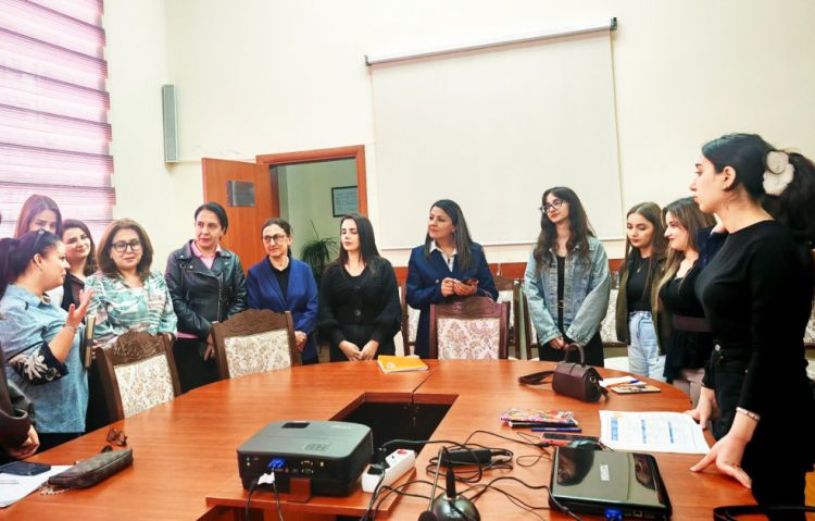 Naxçıvan kitabxanaçıları Respublika Gənclər Kitabxanasında təcrübə mübadiləsi aparıblar<font color=red> - FOTOLAR</font>