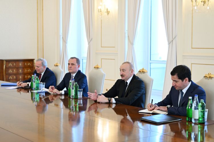 Prezident İlham Əliyev Avropa İttifaqının ali nümayəndəsinin başçılıq etdiyi nümayəndə heyətini qəbul edib<font color=red> - FOTOLAR</font>