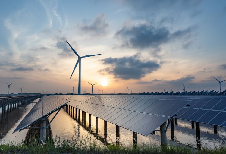 IRENA: 2035-ci ilədək bərpaolunan enerji xərcləri 50 dollardan aşağı düşə bilər