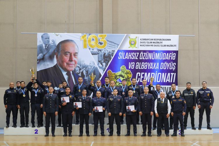 Naxçıvanda polis əməkdaşları arasında silahsız özünümüdafiə və əlbəyaxa döyüş üzrə çempionat keçirilib<font color=red> - FOTOLAR</font>