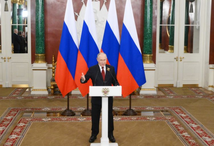 Putin Zelenski ilə Moskvada görüşməyə hazır olduğunu bildirib