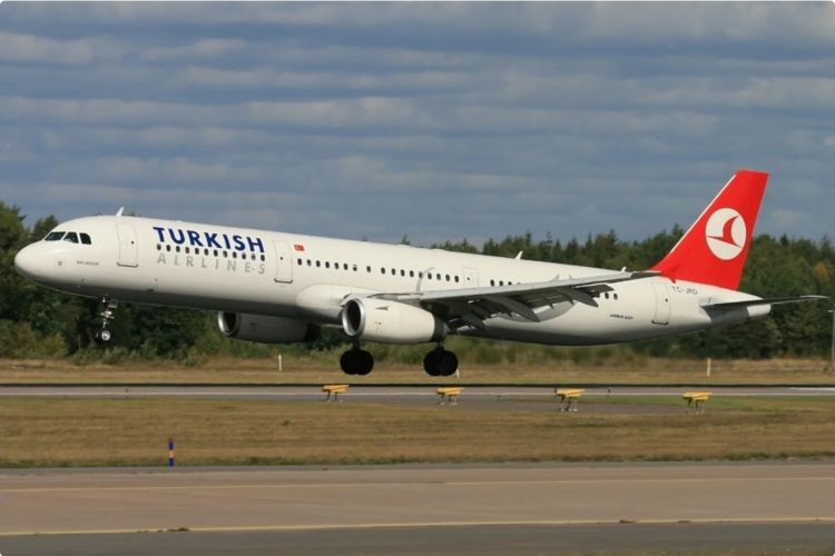 Türkiyənin Nepalda eniş edən sərnişin təyyarəsində yanğın olub