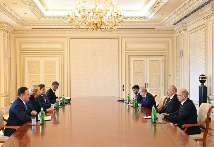 Prezident İlham Əliyev bp şirkətinin baş icraçı direktorunu qəbul edib<font color=red> - FOTOLAR</font>