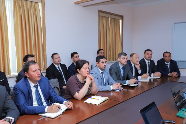 Naxçıvanda “e-müqavilə” altsistemi üzrə təlimlərə başlanılıb<font color=red> - FOTOLAR</font>