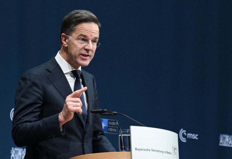 Mark Rutte NATO müttəfiqlərini ÜDM-in 0,25 faizini Ukraynaya ayırmağa çağırıb
