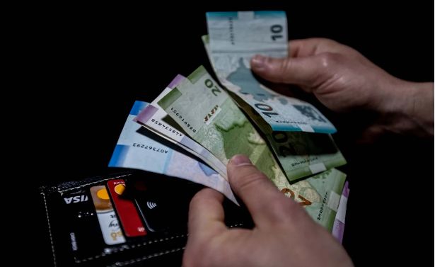 Naxçıvanda orta aylıq nominal əməkhaqqı 2 %-dən çox artıb