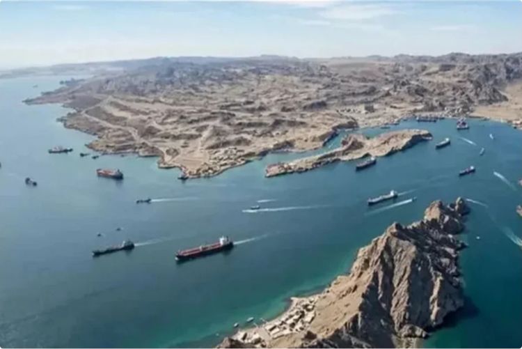 İran Hörmüz boğazından keçid üçün idarəetmə mexanizmi hazırlayıb