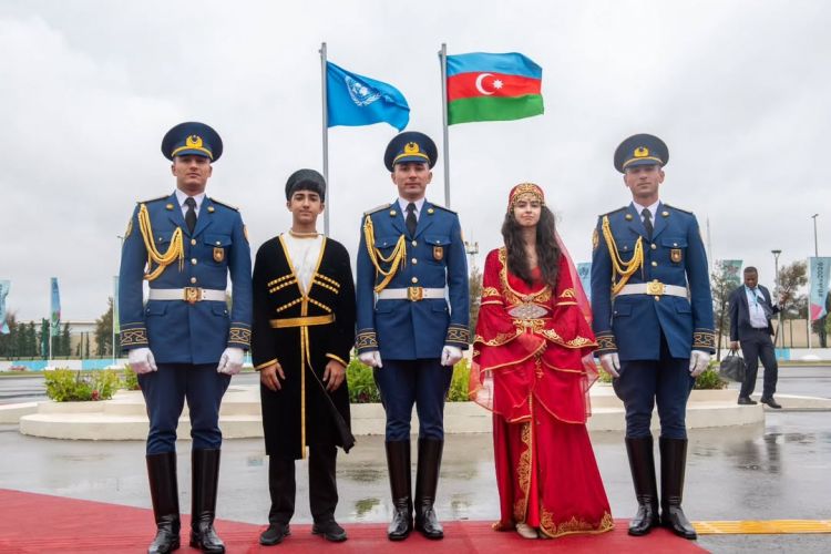 Bayraqqaldırmada şəhid övladları da iştirak edib<font color=red> - FOTOLAR</font>
