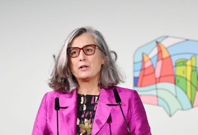 Anaklaudia Rossbax: Mənzil böhranı qadınlara daha güclü təsir göstərir