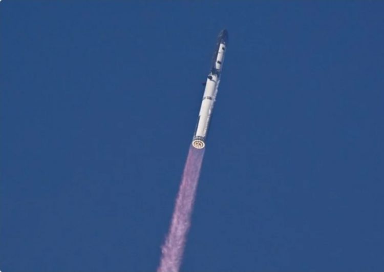 "SpaceX" 12-ci sınaq uçuşunda "Starship"i işə salıb