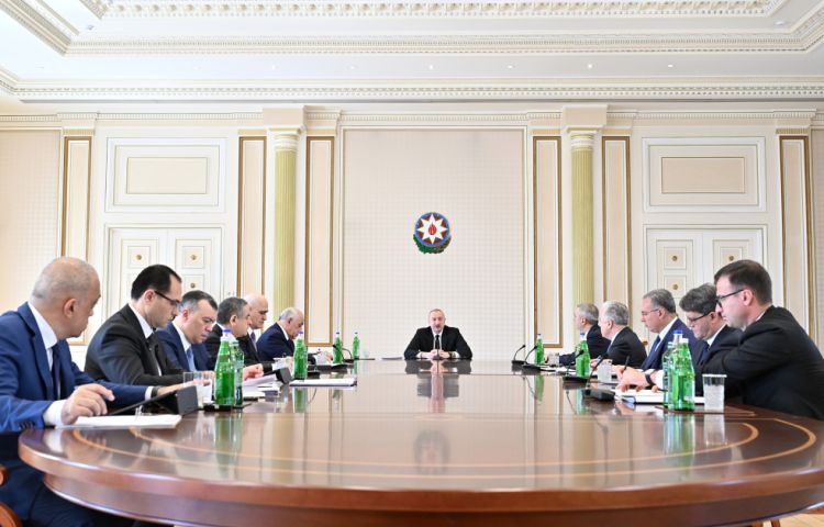 Prezident İlham Əliyevin sədrliyi ilə kənd təsərrüfatı məsələlərinə həsr olunmuş müşavirə keçirilib<font color=red> - FOTOLAR</font>