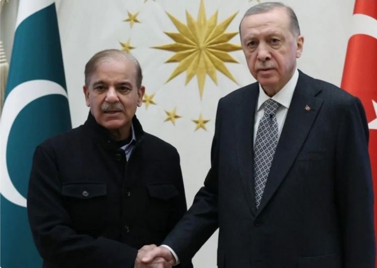 Şərif Ərdoğanla regional məsələləri müzakirə edib