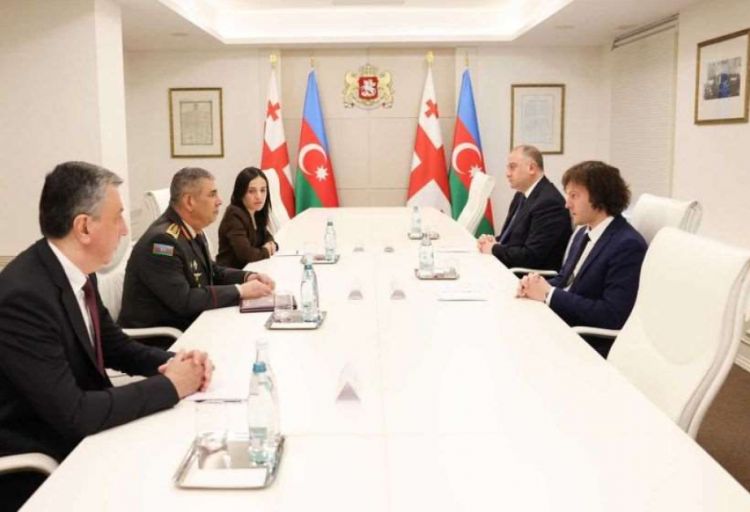 Gürcüstanın Baş naziri Azərbaycanın müdafiə nazirini qəbul edib