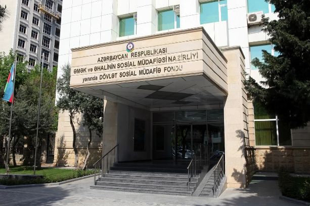 DSMF 5 ayda sosial şəbəkələrdə 8 mindən çox vətəndaş müraciətini cavablandırıb
