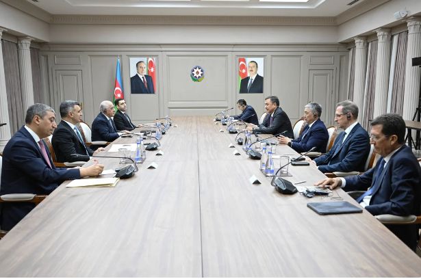 Əli Əsədov TDT üzv ölkələrin mərkəzi bankları Şurasının iclasının iştirakçıları ilə görüşüb<font color=red> - FOTOLAR</font>