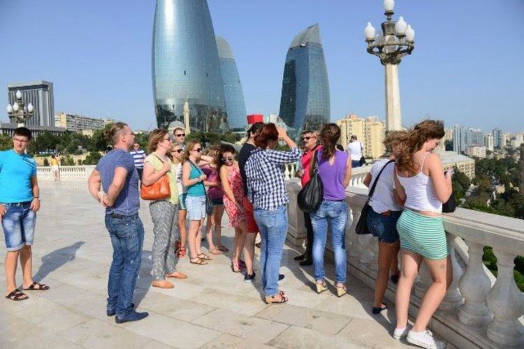 Azərbaycana gələn turistlərin xərcləri 23 % azalıb