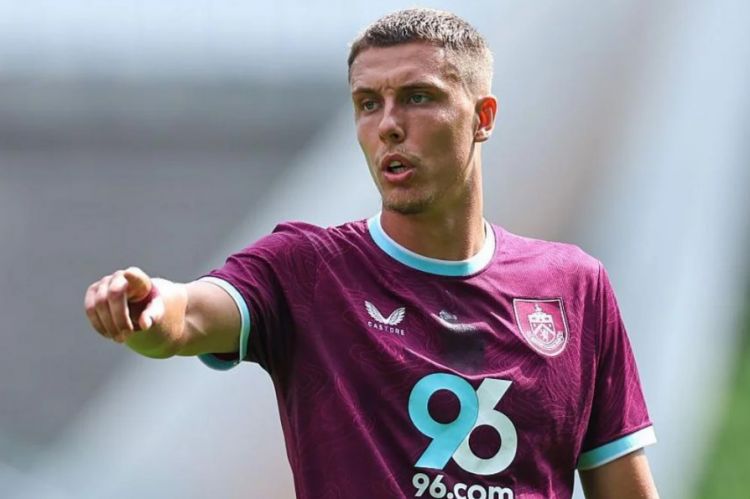 "Liverpul" "Bernli"nin müdafiəçisi Maksim Estevi hədəfə alıb