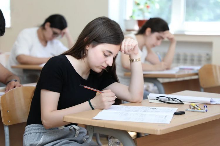 Qəbul imtahanlarının 2-ci mərhələsinin 2-ci cəhdində iştirak üçün 60 mindən çox abituriyent qeydiyyatdan keçib