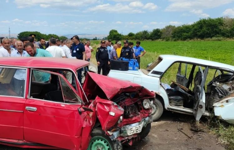 Goranboyda yol qəzası zamanı 2 nəfər ölüb, 3-ü xəsarət alıb