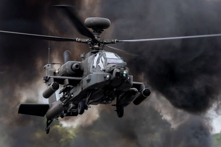 NYT: Hörmüz boğazı ərazisində ABŞ-nin "Apache" zərbə helikopteri qəzaya uğrayıb