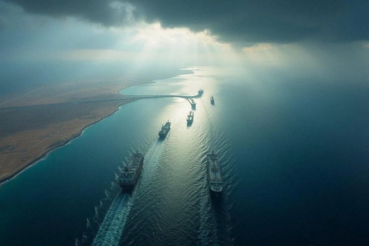 Hörmüz boğazı bağlanıb, SEPAH artıq iki gəmini vurub