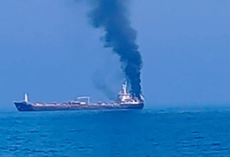 Oman sahillərində tankerdə yanğın baş verib