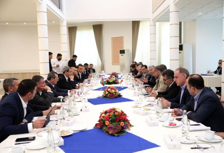 Azərbaycan və İran arasında yükdaşımaların artırılması sahəsində əməkdaşlığa dair protokol imzalanıb