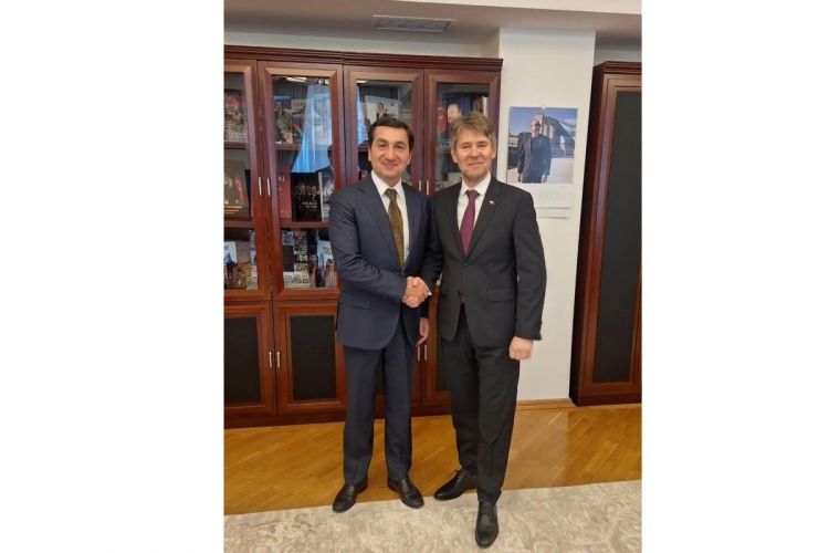 Hikmət Hacıyev Slovakiya XİN-in dövlət katibi ilə görüşüb