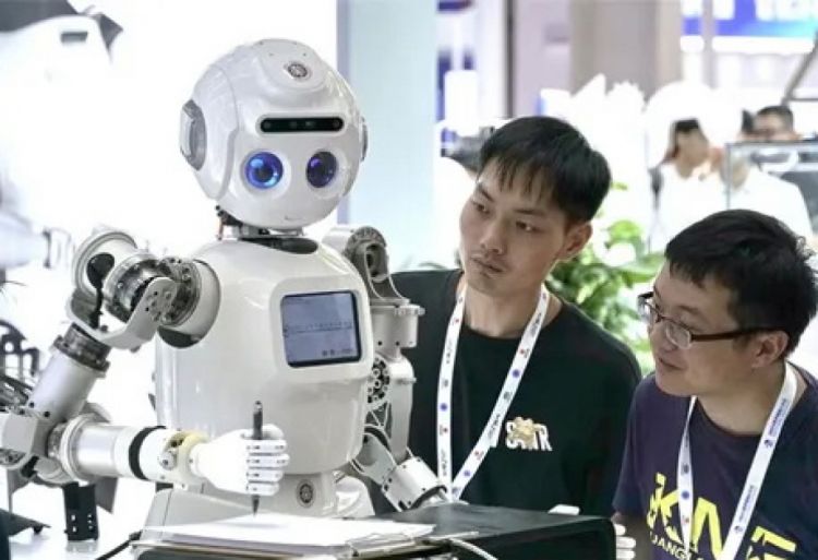 Humanoid robotlar sürətlə inkişaf edir