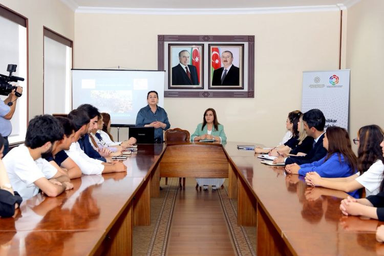 Naxçıvanda “İctimai İnkişafın Aspektləri” mövzusunda ustad dərsi keçirilib<font color=red> - FOTOLAR</font>