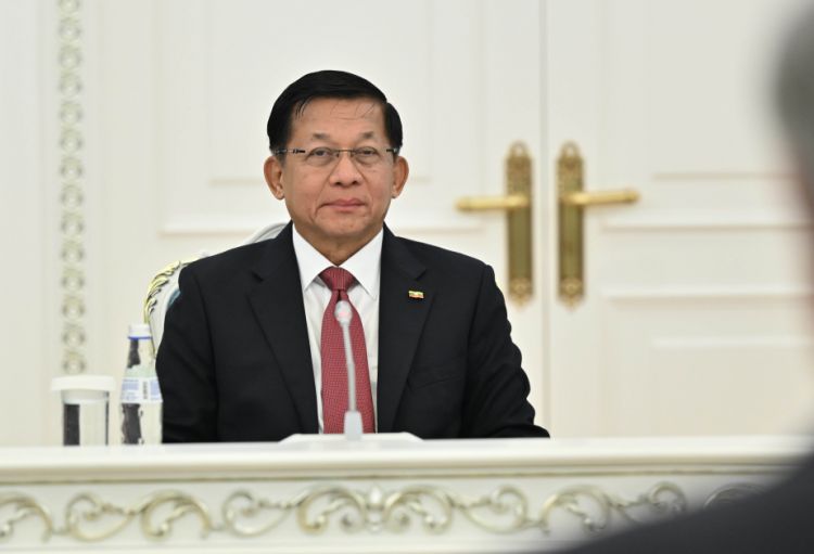 Myanma Prezidentinin Çinə səfəri başlayıb