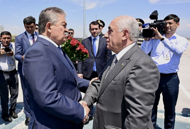 Baş nazir Əli Əsədov Özbəkistanda işgüzar səfərdədir