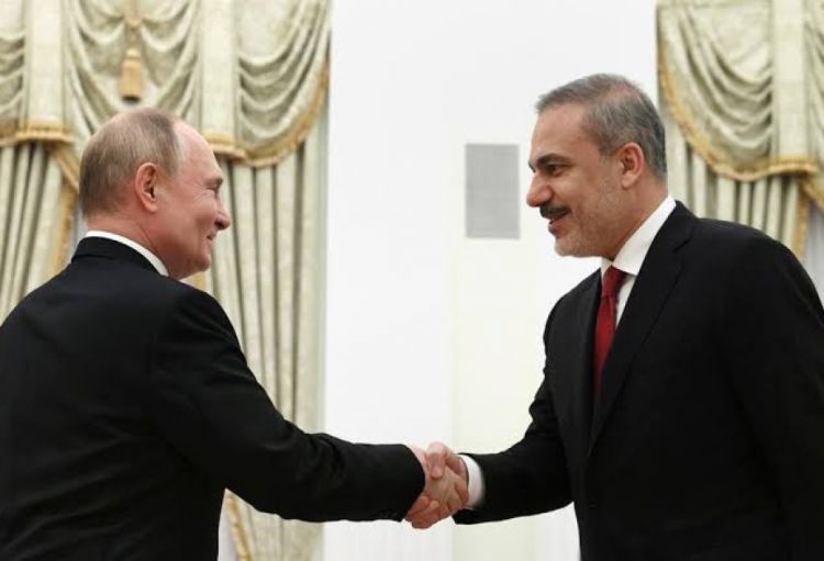 Putin Kazanda Türkiyənin xarici işlər naziri ilə görüşəcək