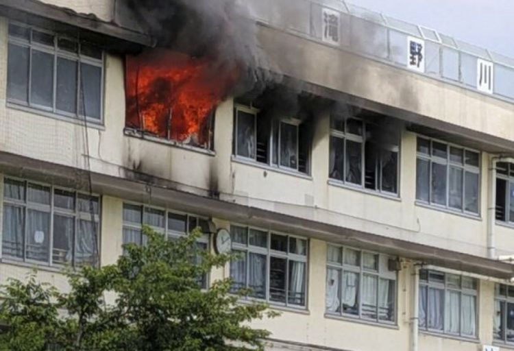 Tokioda ibtidai məktəbdə yanğın baş verib, xəsarət alanlar var