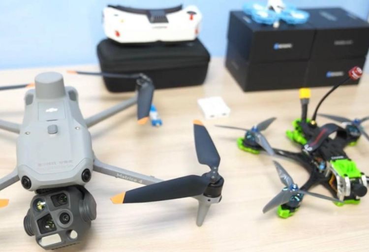 Qazaxıstanda polislərə dronları idarə etmək öyrədilir