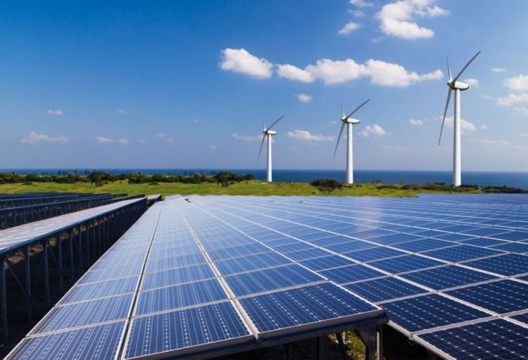 Qlobal bərpaolunan enerjinin quraşdırılma gücü ötən ilin sonunda rekord göstəriciyə çatıb