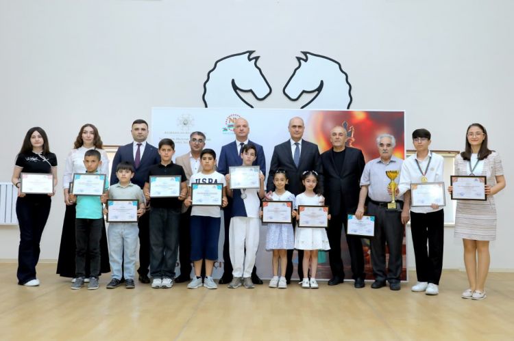 Naxçıvanda “15 İyun – Milli Qurtuluş Günü”nə həsr olunmuş  beynəlxalq reytinqli şahmat turnirinin qalibləri mükafatlandırılıb<font color=red> - FOTOLAR</font>