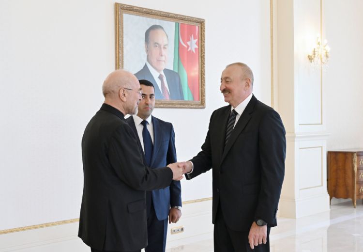 Prezident İlham Əliyev İran İslam Şurası Məclisinin sədrinin başçılıq etdiyi nümayəndə heyətini qəbul edib<font color=red> - FOTOLAR</font>