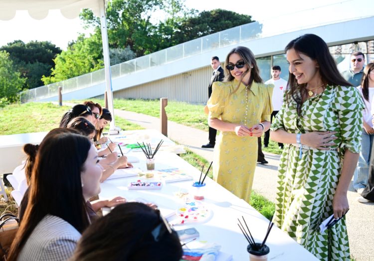 Leyla Əliyeva və Alona Əliyeva Xeyirxahlıq Festivalında iştirak ediblər<font color=red> - FOTOLAR</font>