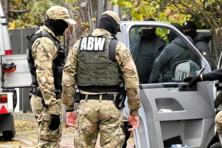 Polşada Belarusa casusluqda ittiham olunan iki nəfər tutulub