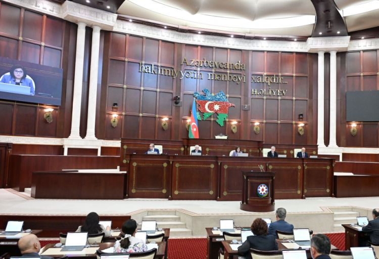 Milli Məclisin Daxili Nizamnaməsi təsdiqlənib