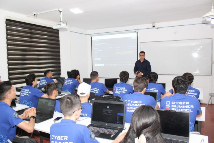 “Cyber Summer School 2026”-nın təlim proqramına başlanılıb<font color=red> - FOTOLAR</font>